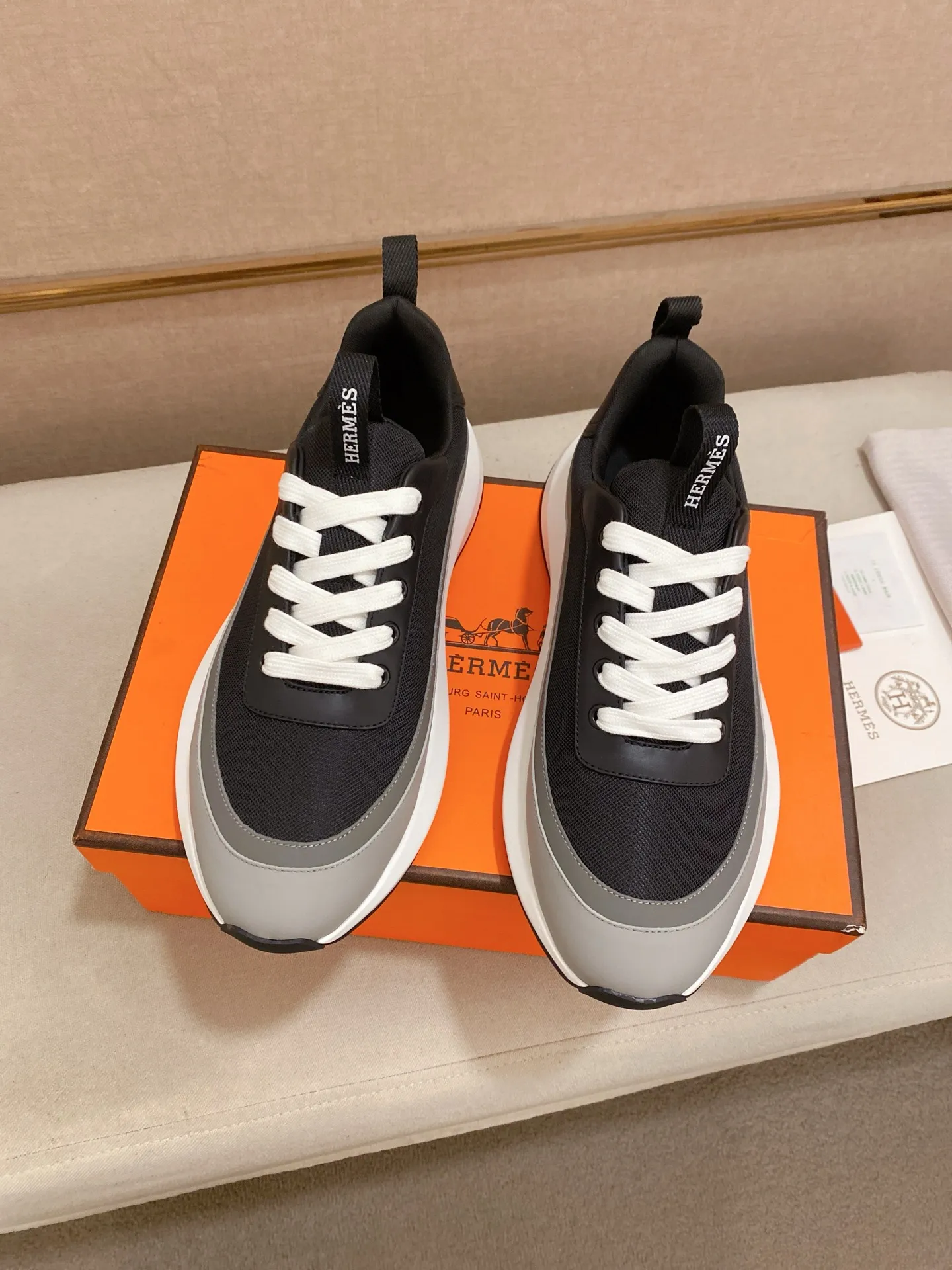 Men's clothing and shoes💰: 620💰《HERMES》【Classic Original Version】Hermès; Top 🔝 Purchasing Agency 🔍🔍Men's latest 🇺🇸 counters are on sale simultaneously, original imported from Italy ▲▲Silk cowhide with breathable fabric ▲▲ (high-end and expensive Qi·Grade) Exquisite workmanship (Italian 🇮🇹Imported water-dyed 🐂cowhide lining) Sole: Original sole provided by the original factory, ⚠️Exclusive double-layer activity·TPR·Rubber·Combined molded outsole; Super·comfortable·wear-resistant·non-slip·environmental protection The real thing is more beautiful if you take the real thing (high quality, follow the order), you can enter and exit the counter at will * Number of yards: 38·39·40·41·42·43·44# (can be customized 45.)